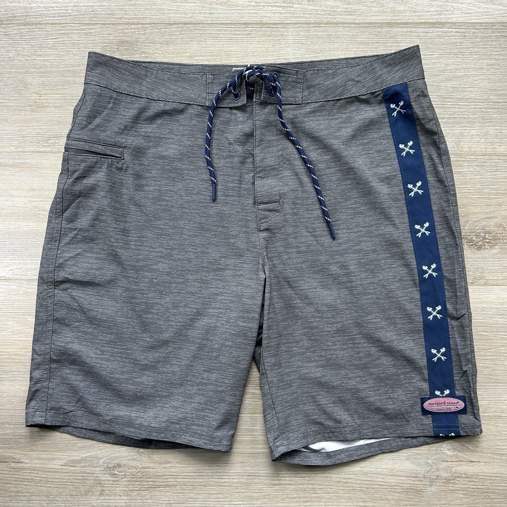 VINEYARD VINES Performance Board Shorts Swim Men's 35 Hybrid Trunks Swim Surf 9"